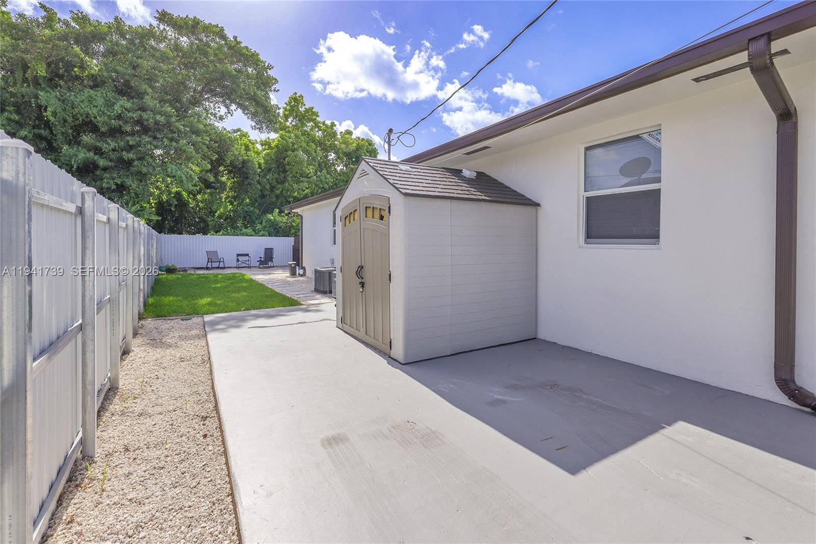 3520 Southwest 88th Place, Unit 2 Miami, FL 33165 - Photo 25 of 38