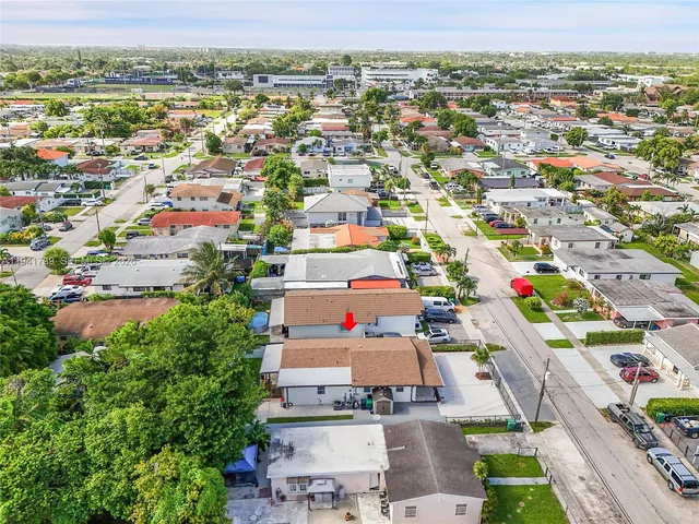 $2,600 | 3520 Southwest 88th Place, Unit 2, Miami, FL 33165