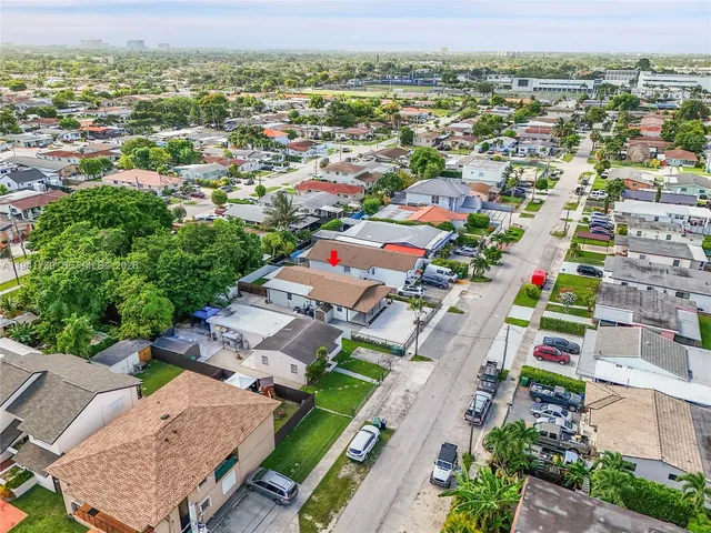 $2,600 | 3520 Southwest 88th Place, Unit 2, Miami, FL 33165