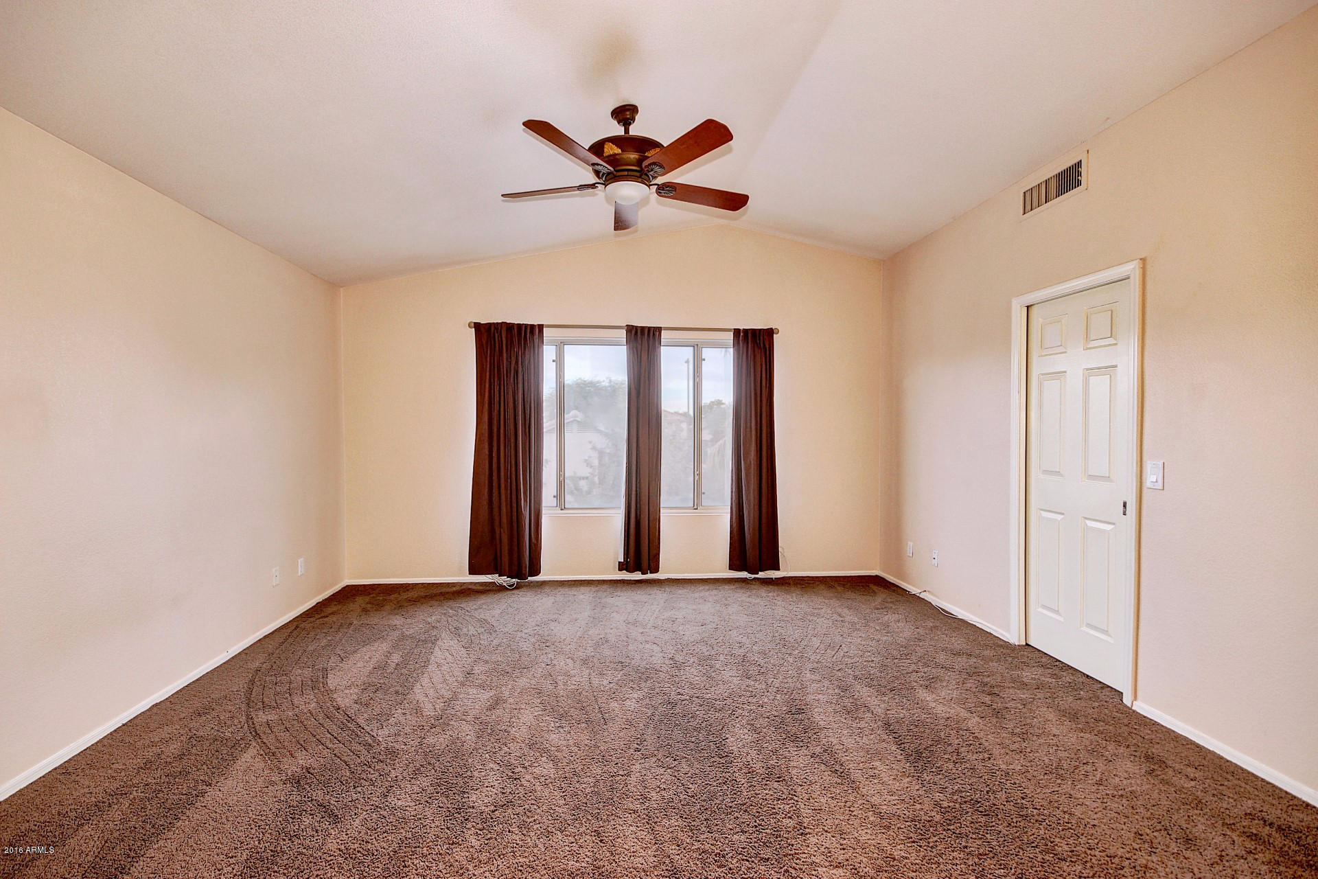 886 West Bruce Avenue Gilbert, AZ 85233 - Photo 19 of 30 Bruce (29)