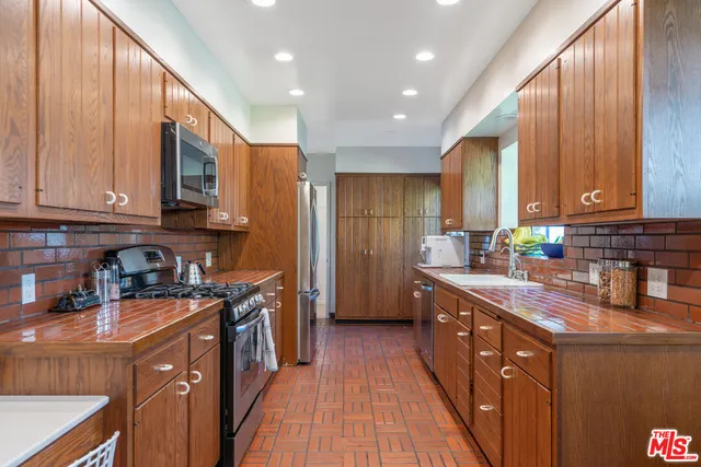 $2,149,000 | 11806 Bellagio Road, Los Angeles, CA 90049