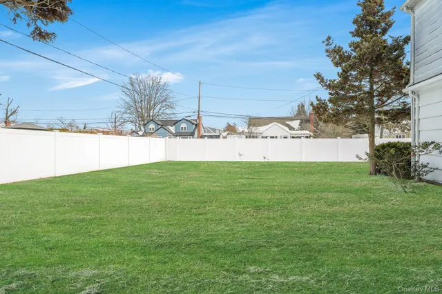 $719,999 | 53 Canterbury Lane, North Babylon, NY 11703