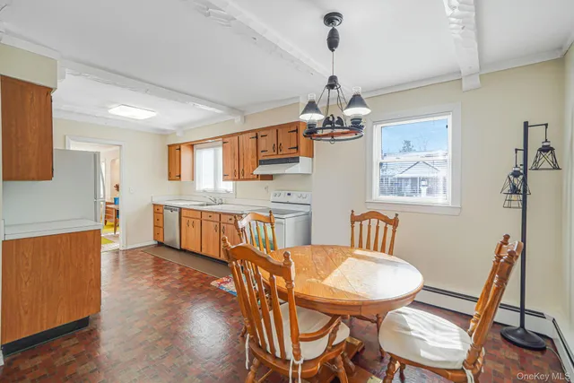 $719,999 | 53 Canterbury Lane, North Babylon, NY 11703