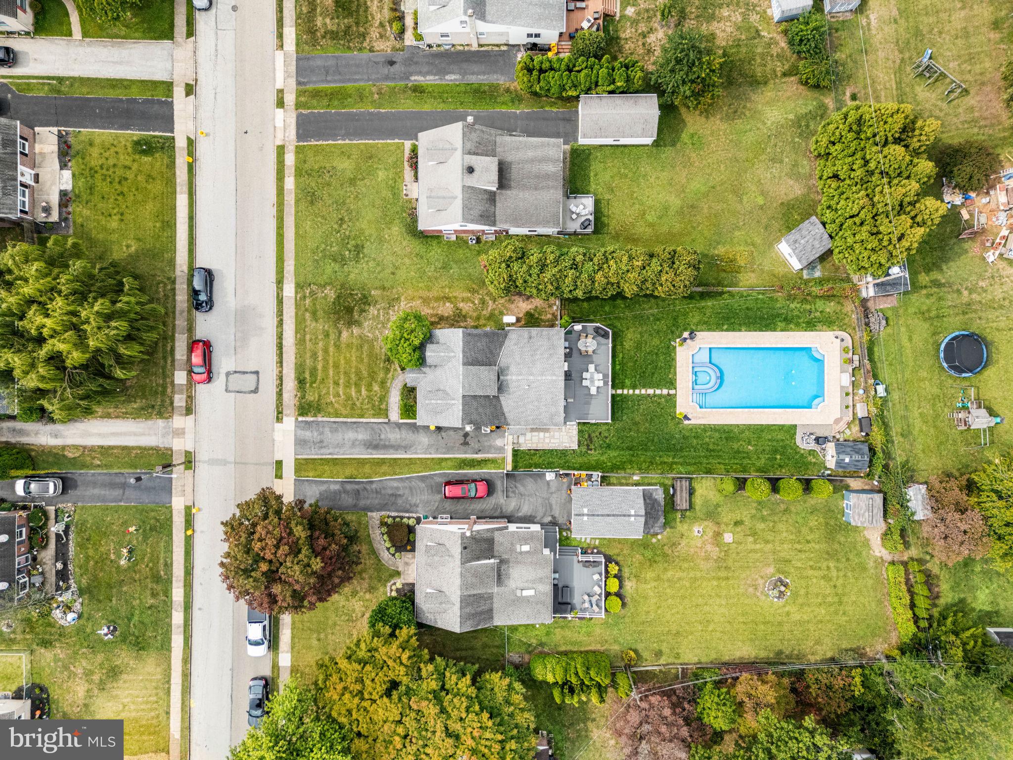 453 Claremont Road Springfield, PA 19064 - Photo 31 of 32 aerial view of a residential apartment building with a yard