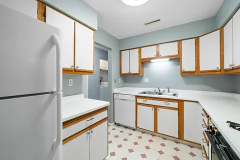 $179,500 | 217 Franklin Street, Unit 2H, Delavan, WI 53115