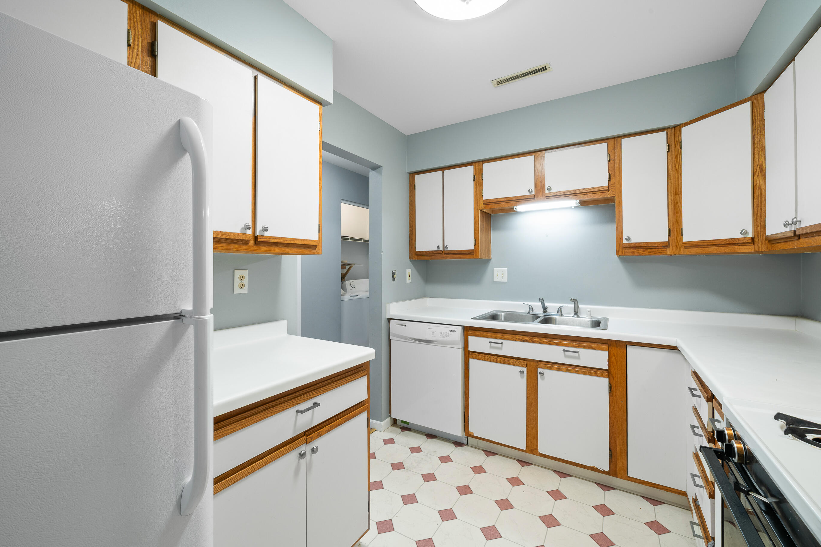 217 Franklin Street, Unit 2H Delavan, WI 53115 - Photo 12 of 32 Kitchen