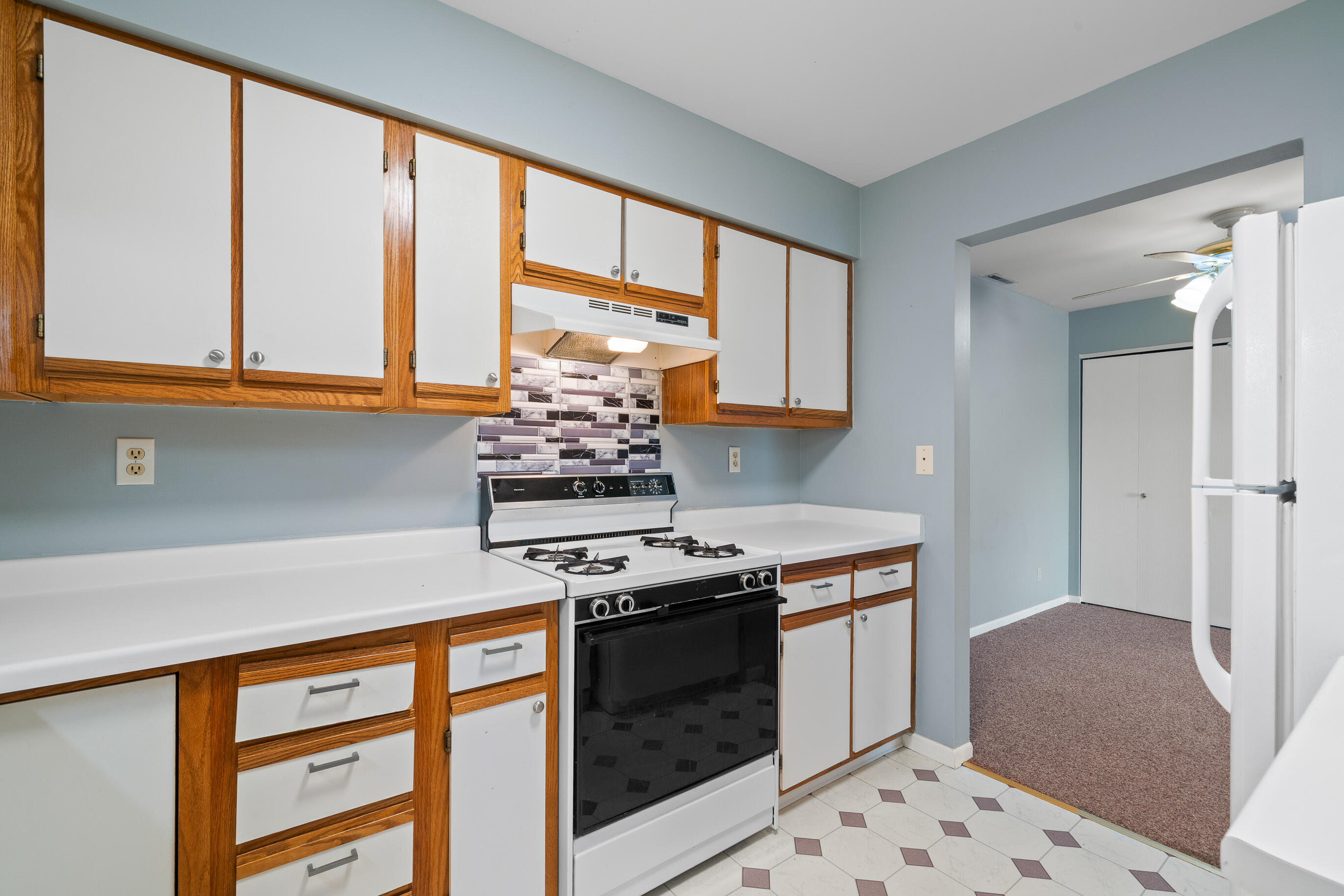 217 Franklin Street, Unit 2H Delavan, WI 53115 - Photo 13 of 32 Kitchen