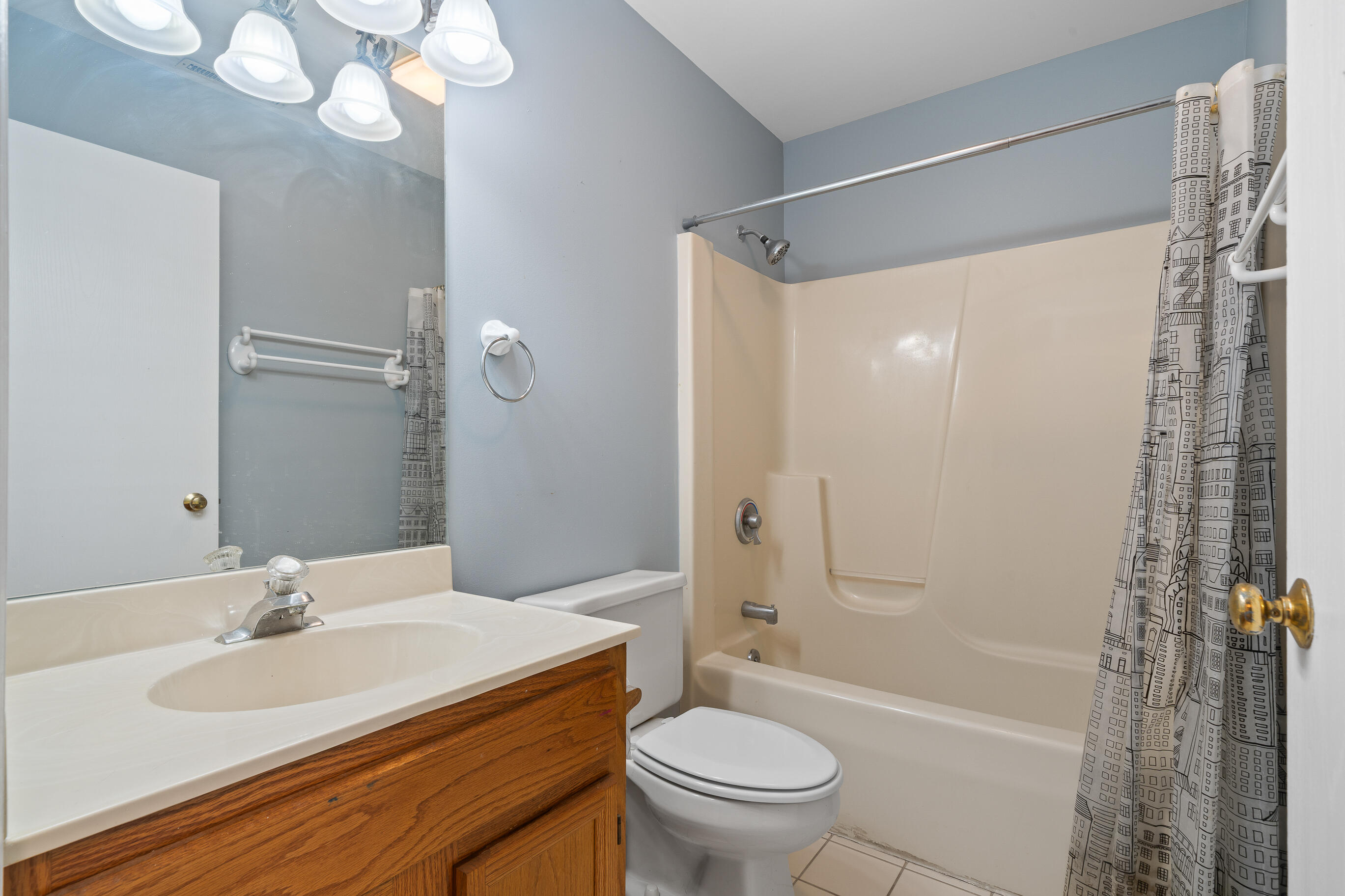 217 Franklin Street, Unit 2H Delavan, WI 53115 - Photo 18 of 32 Hall bathroom
