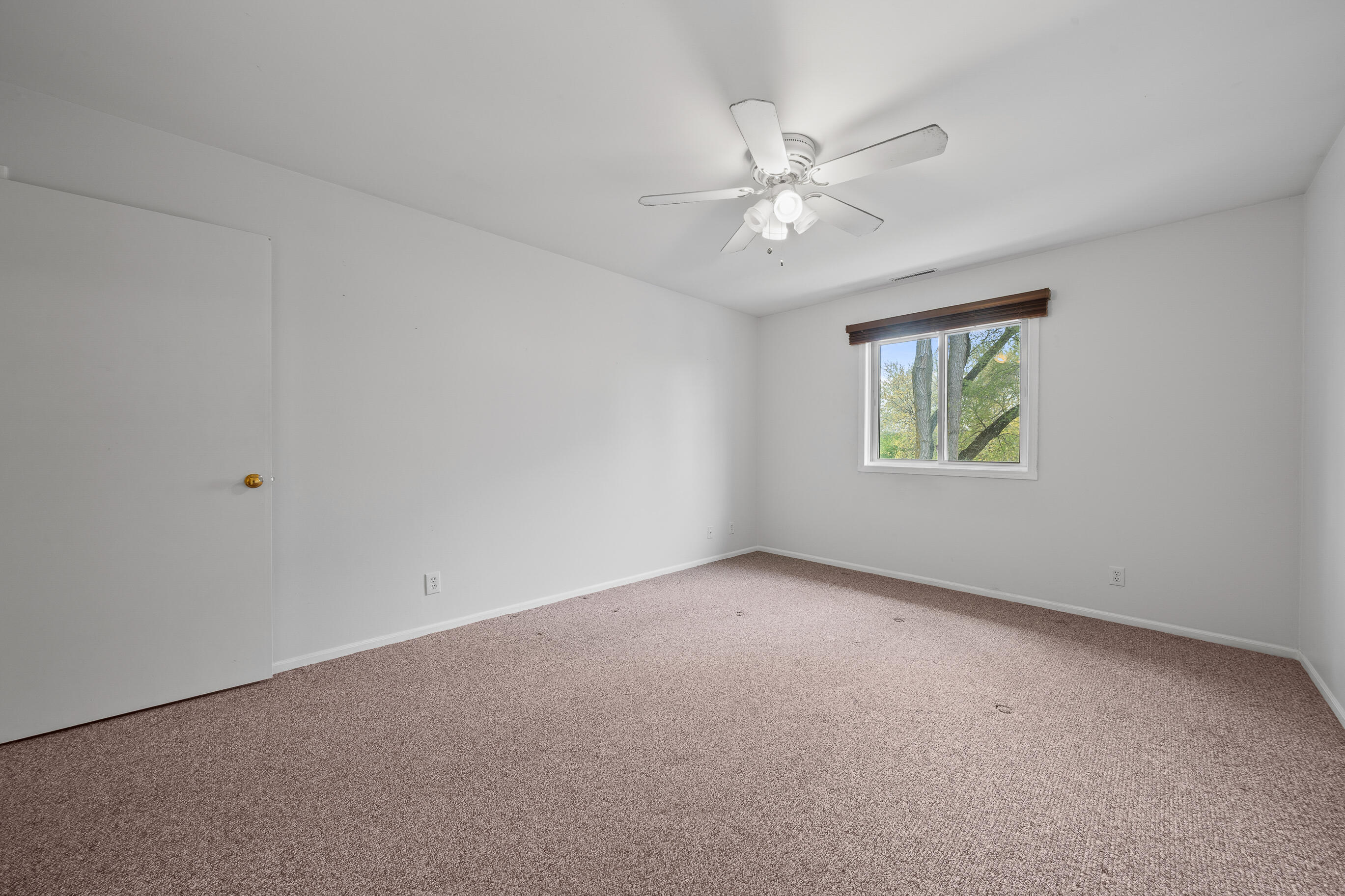 217 Franklin Street, Unit 2H Delavan, WI 53115 - Photo 21 of 32 Primary bedroom