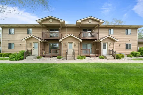 $179,500 | 217 Franklin Street, Unit 2H, Delavan, WI 53115