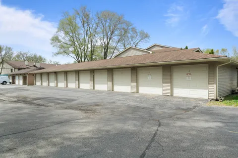 $179,500 | 217 Franklin Street, Unit 2H, Delavan, WI 53115