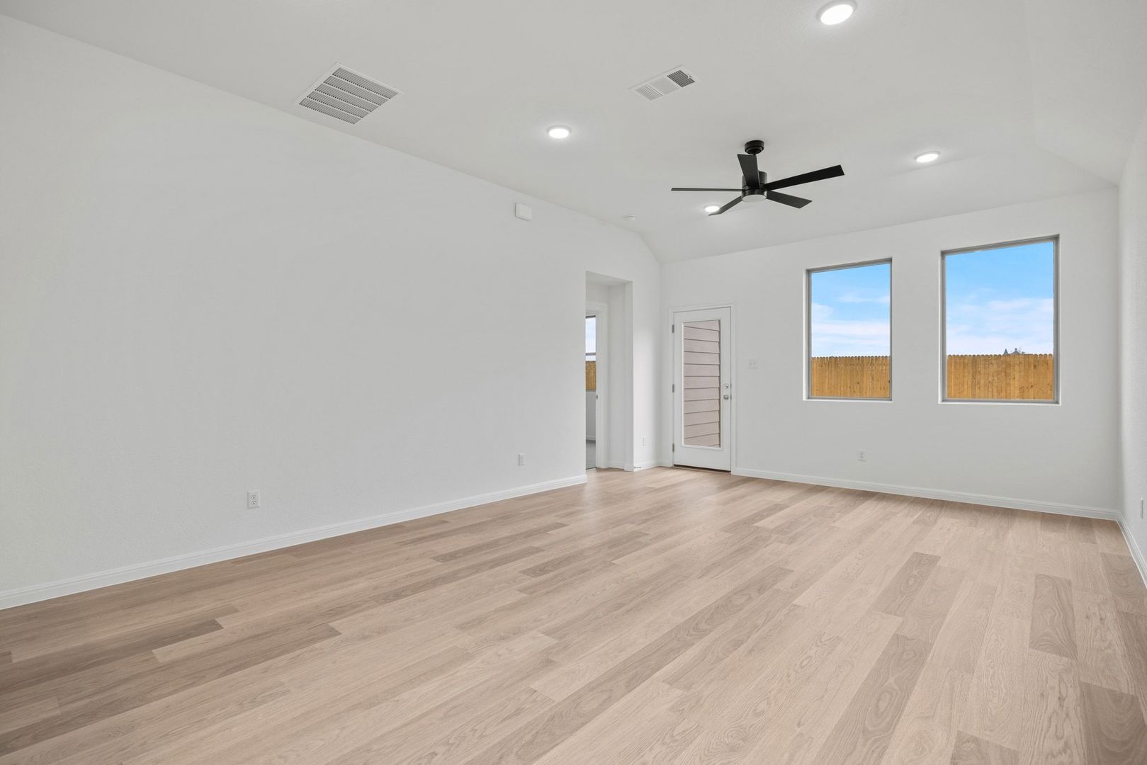 214 Hornet Street Elgin, TX 78621 - Photo 9 of 33
