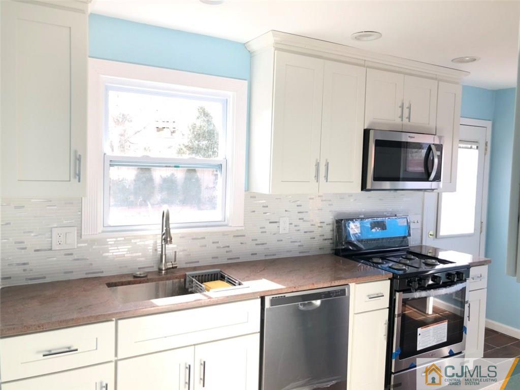 23 North Pennington Road New Brunswick, NJ 08901 - Photo 6 of 6 Gallery Image 6