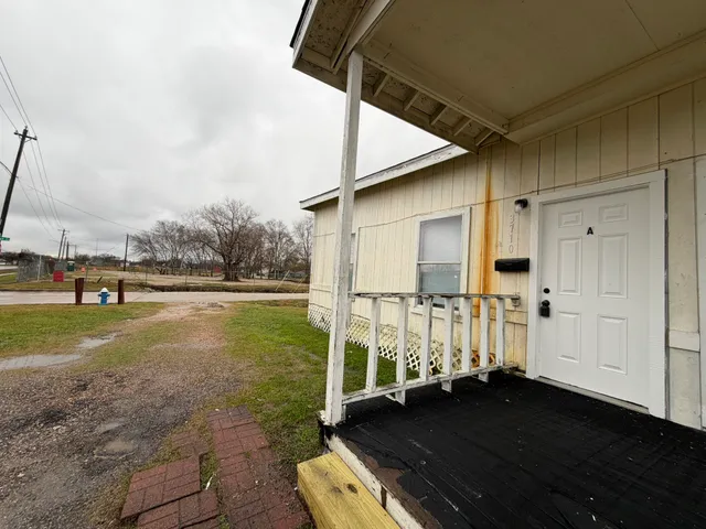 $950 | 3710 Holmes Road, Unit A, Houston, TX 77051