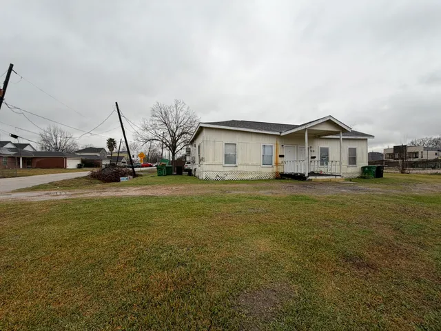 $950 | 3710 Holmes Road, Unit A, Houston, TX 77051