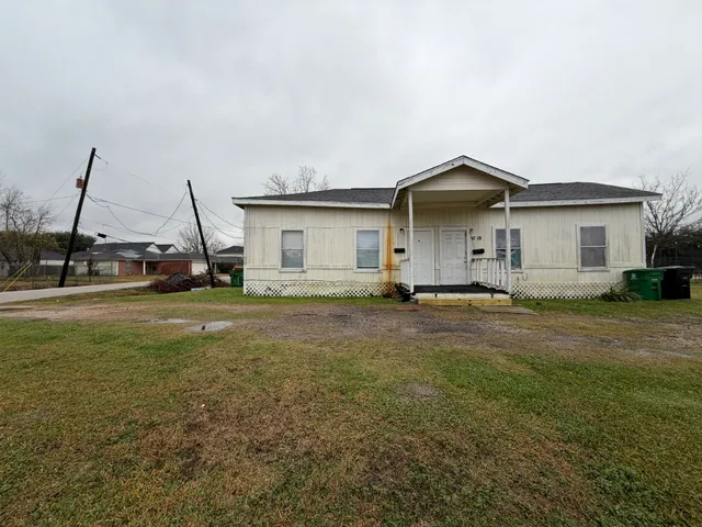 $950 | 3710 Holmes Road, Unit A, Houston, TX 77051