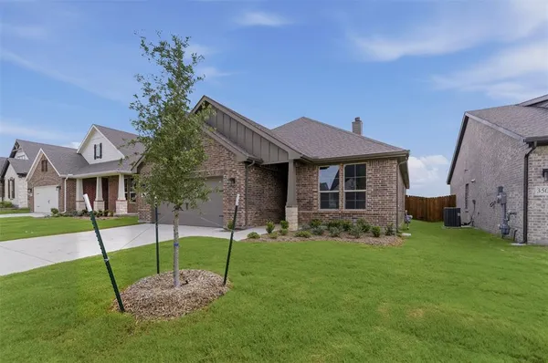 $349,900 | 3506 Helena Street, Gainesville, TX 76240