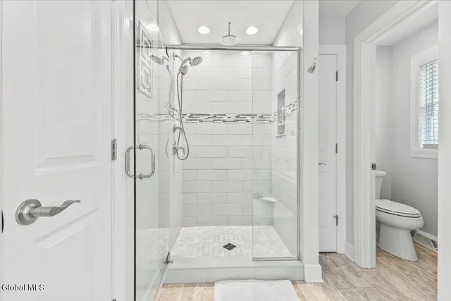 $967,000 | 76 Tamarack Lane, Colonie, NY 12309