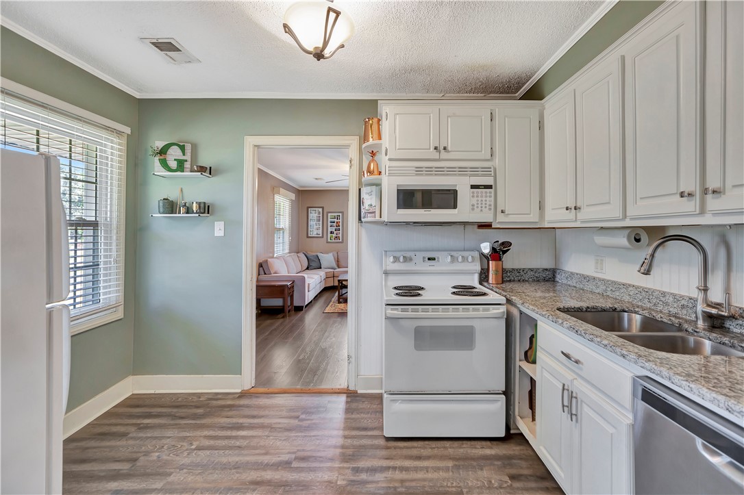 402 South Elm Street Pendleton, SC 29670 - Photo 17 of 31
