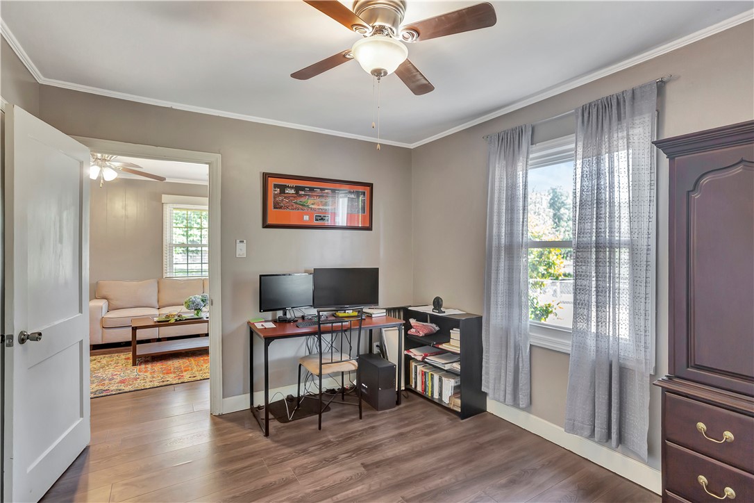 402 South Elm Street Pendleton, SC 29670 - Photo 9 of 31