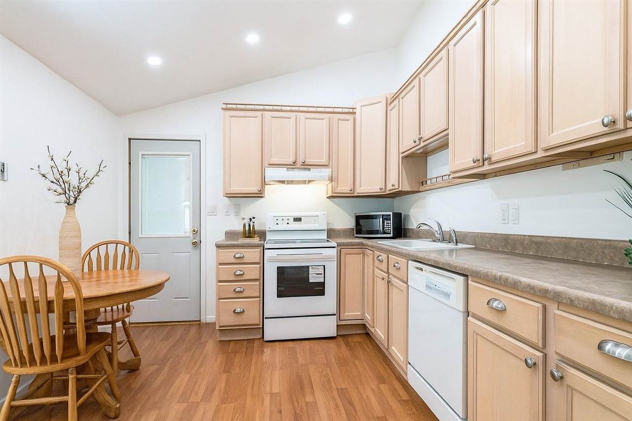 1241 38th Street Southeast Cedar Rapids, IA 52403 - Photo 5 of 22 Gallery Image 5