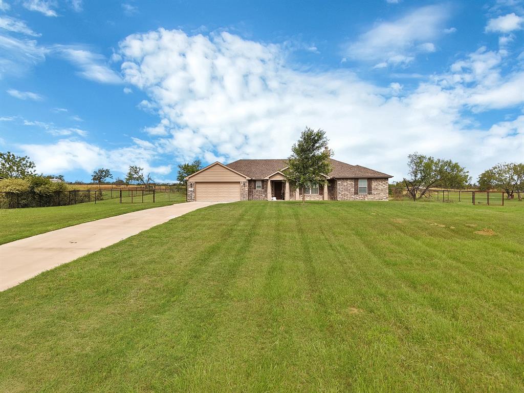 115 Springwood Ranch Loop Springtown, TX 76082 - Photo 2 of 25