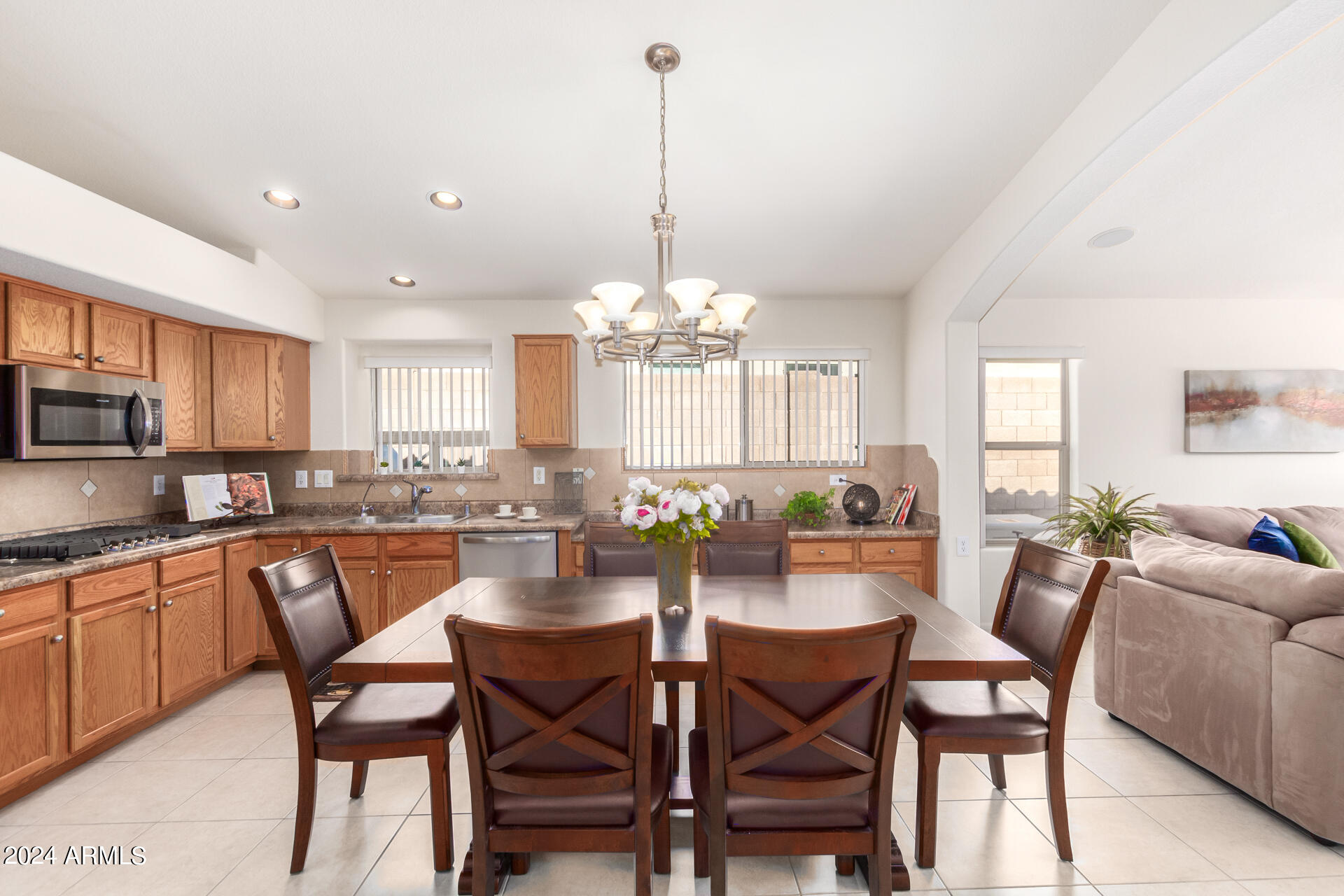 2225 West Peak View Road Phoenix, AZ 85085 - Photo 21 of 51 Kitchen Windows!