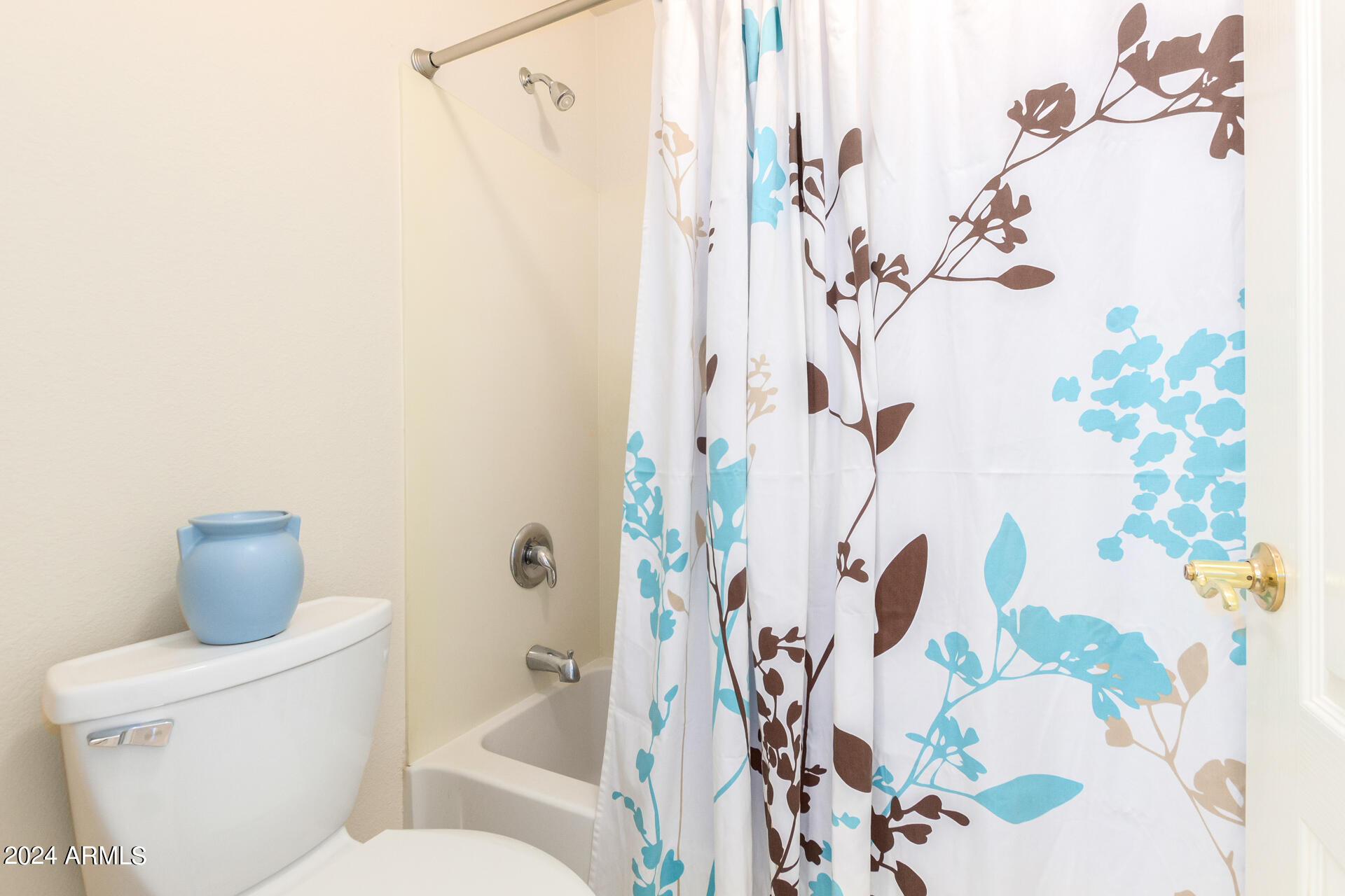 2225 West Peak View Road Phoenix, AZ 85085 - Photo 40 of 51 Separate shower & Toilet Room!