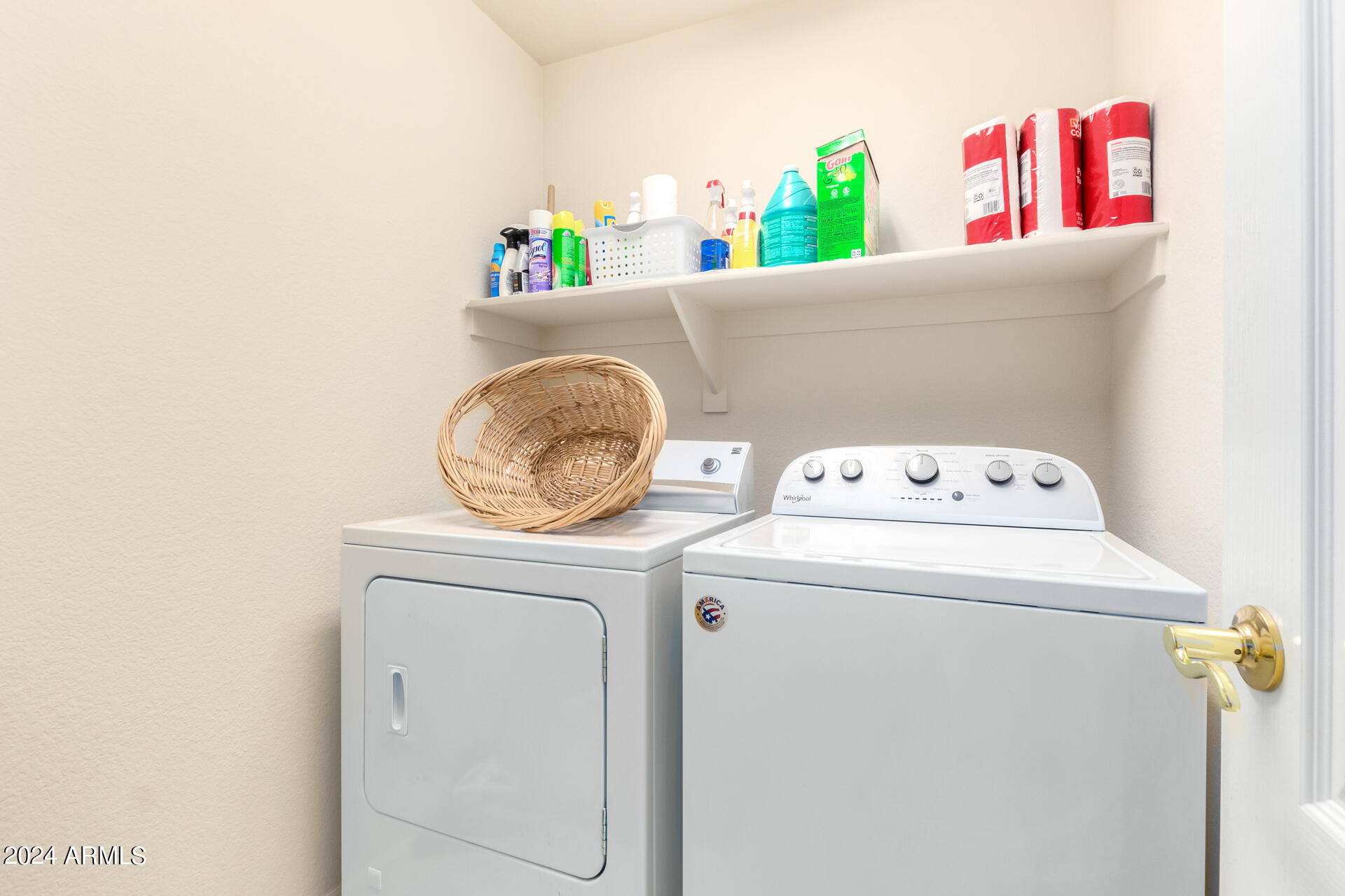 2225 West Peak View Road Phoenix, AZ 85085 - Photo 41 of 51 Laundry room!