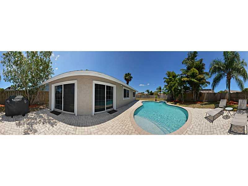 9164 Gettysburg Road Boca Raton, FL 33434 - Photo 20 of 24 Exterior Front