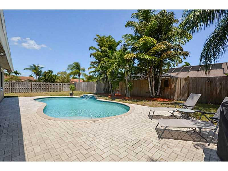 9164 Gettysburg Road Boca Raton, FL 33434 - Photo 6 of 24 Exterior Front