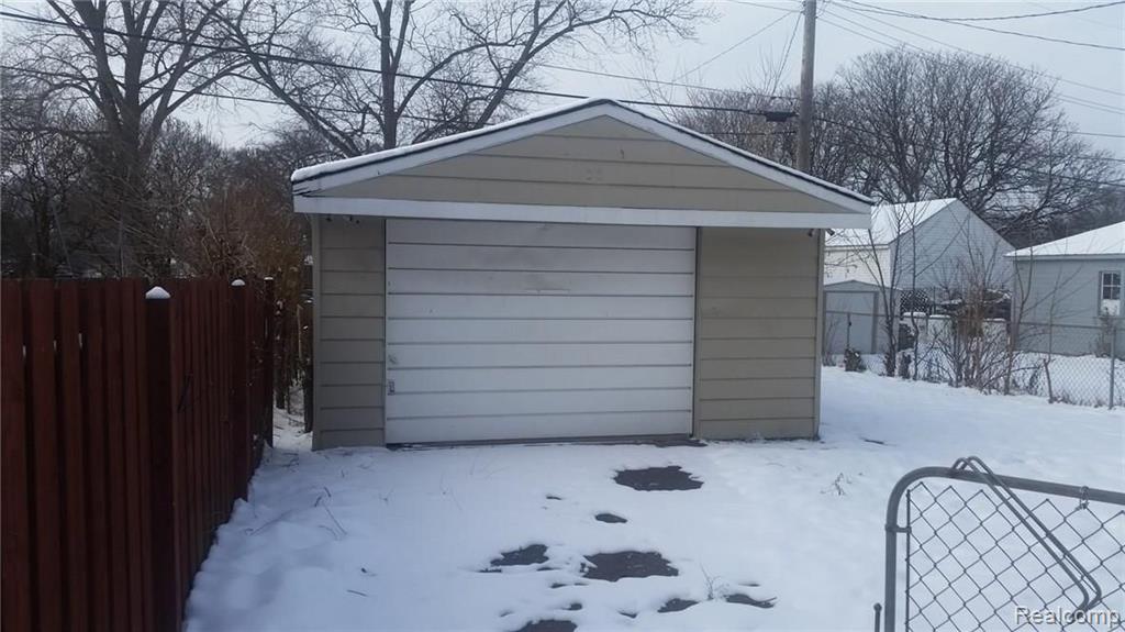 15179 Sumner Redford, MI 48239 - Photo 3 of 8