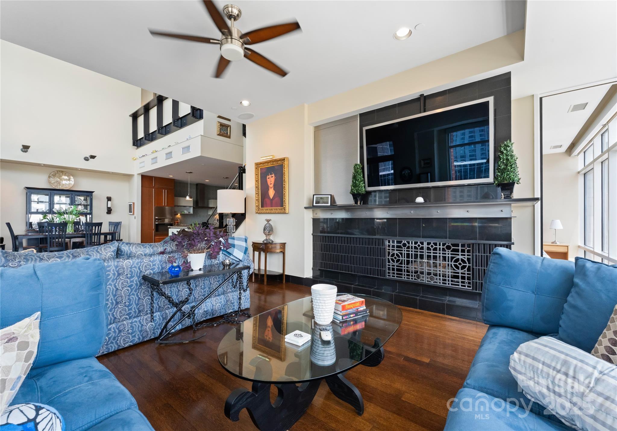 435 South Tryon Street, Unit 907 Charlotte, NC 28202 - Photo 11 of 43 Gallery Image 11