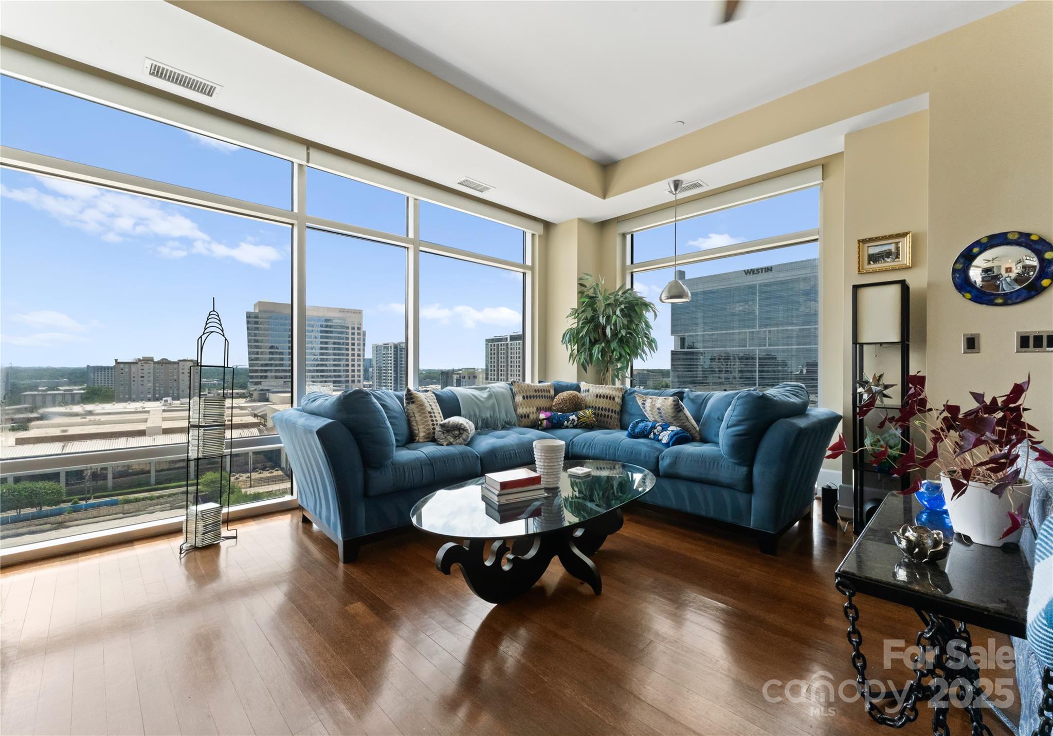 435 South Tryon Street, Unit 907 Charlotte, NC 28202 - Photo 13 of 43 Gallery Image 13