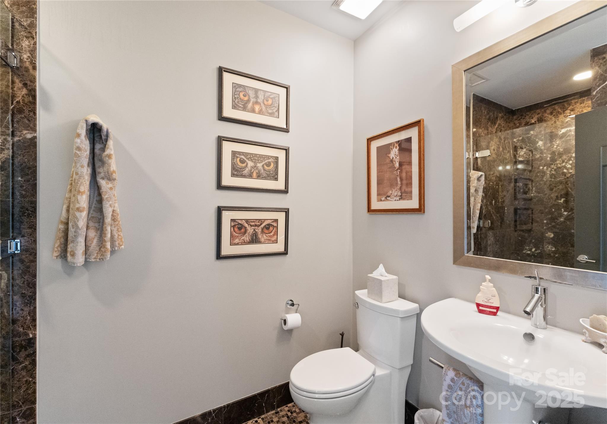 435 South Tryon Street, Unit 907 Charlotte, NC 28202 - Photo 19 of 43 Gallery Image 19