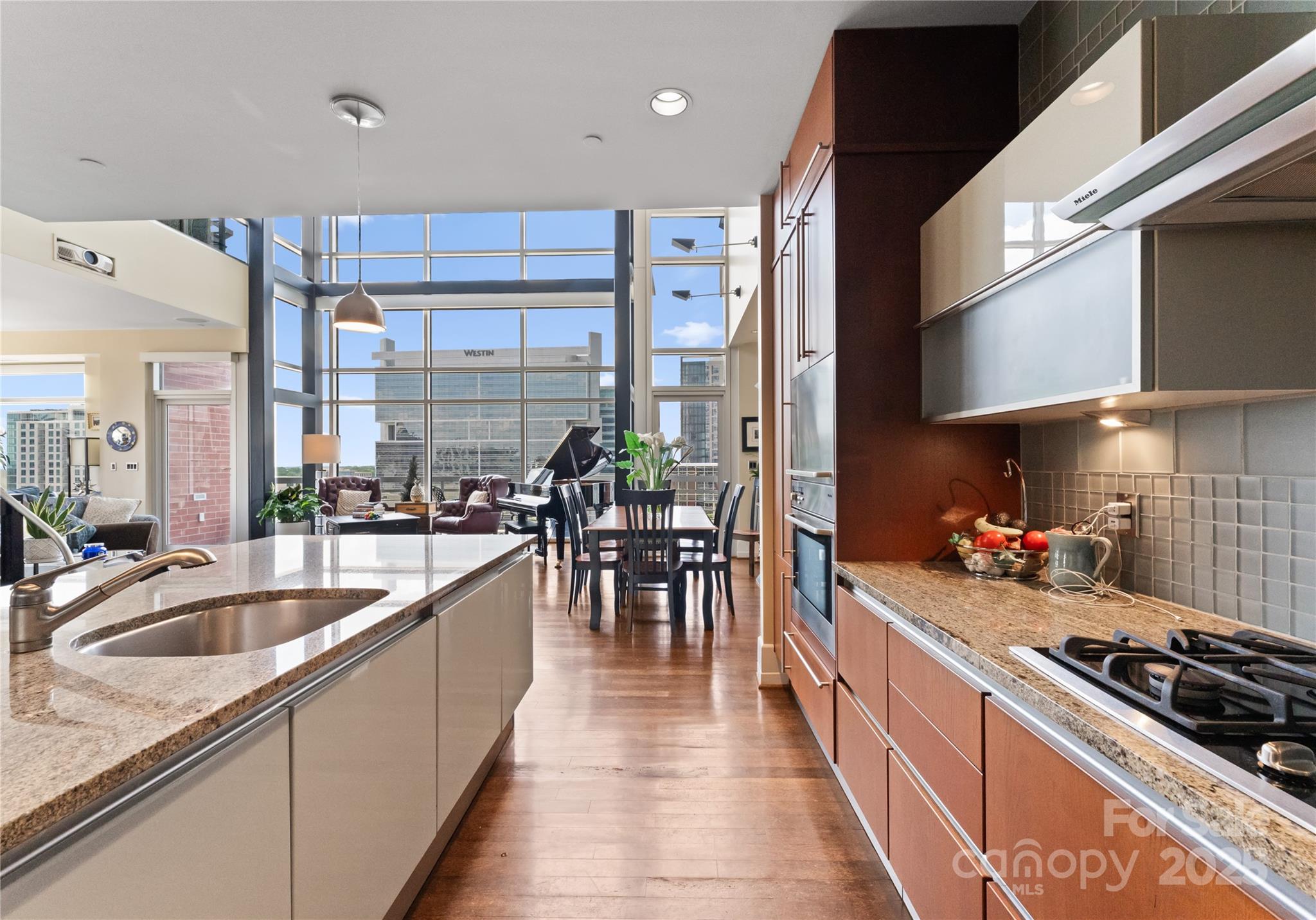 435 South Tryon Street, Unit 907 Charlotte, NC 28202 - Photo 2 of 43 Gallery Image 2