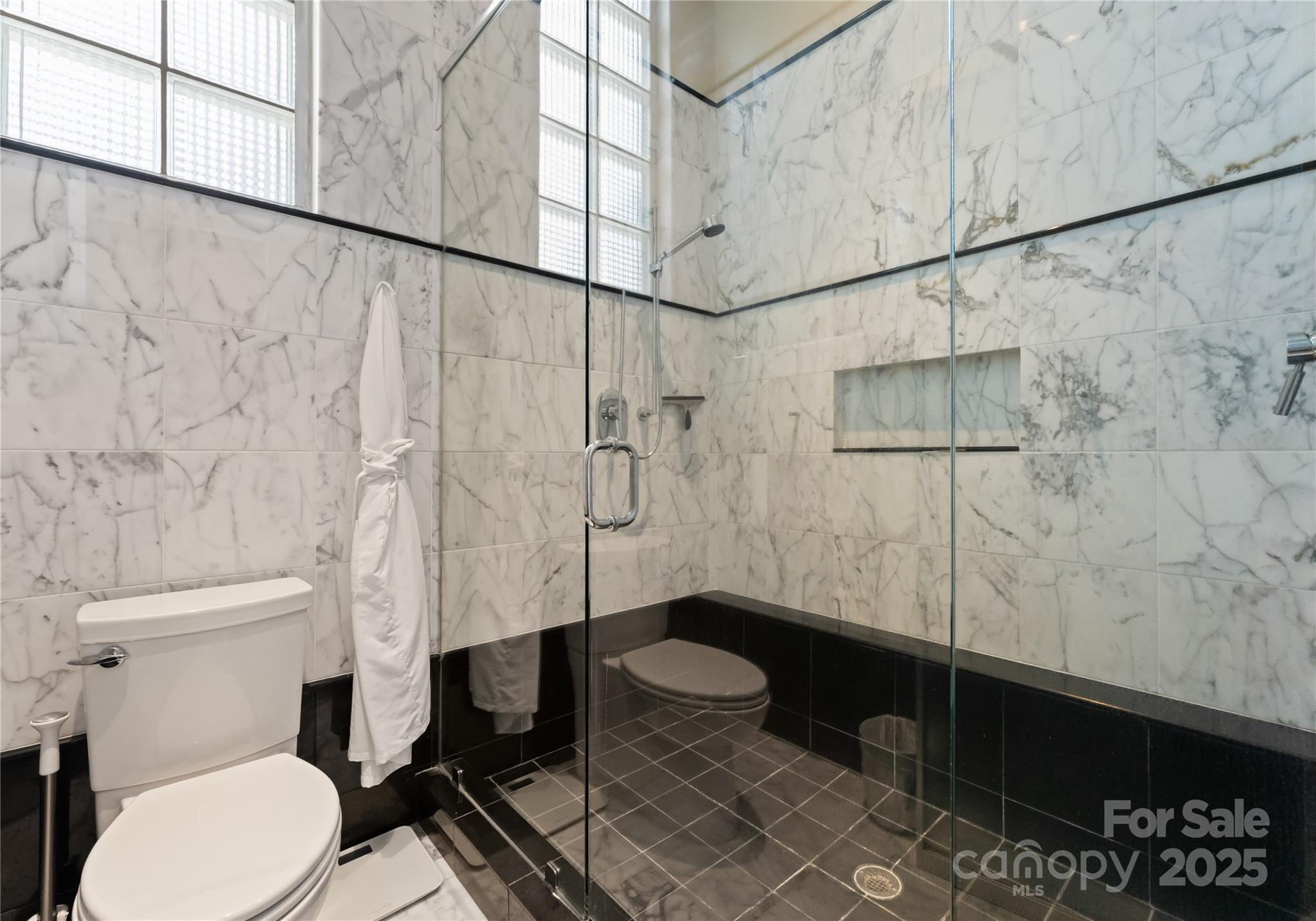 435 South Tryon Street, Unit 907 Charlotte, NC 28202 - Photo 25 of 43 Gallery Image 25