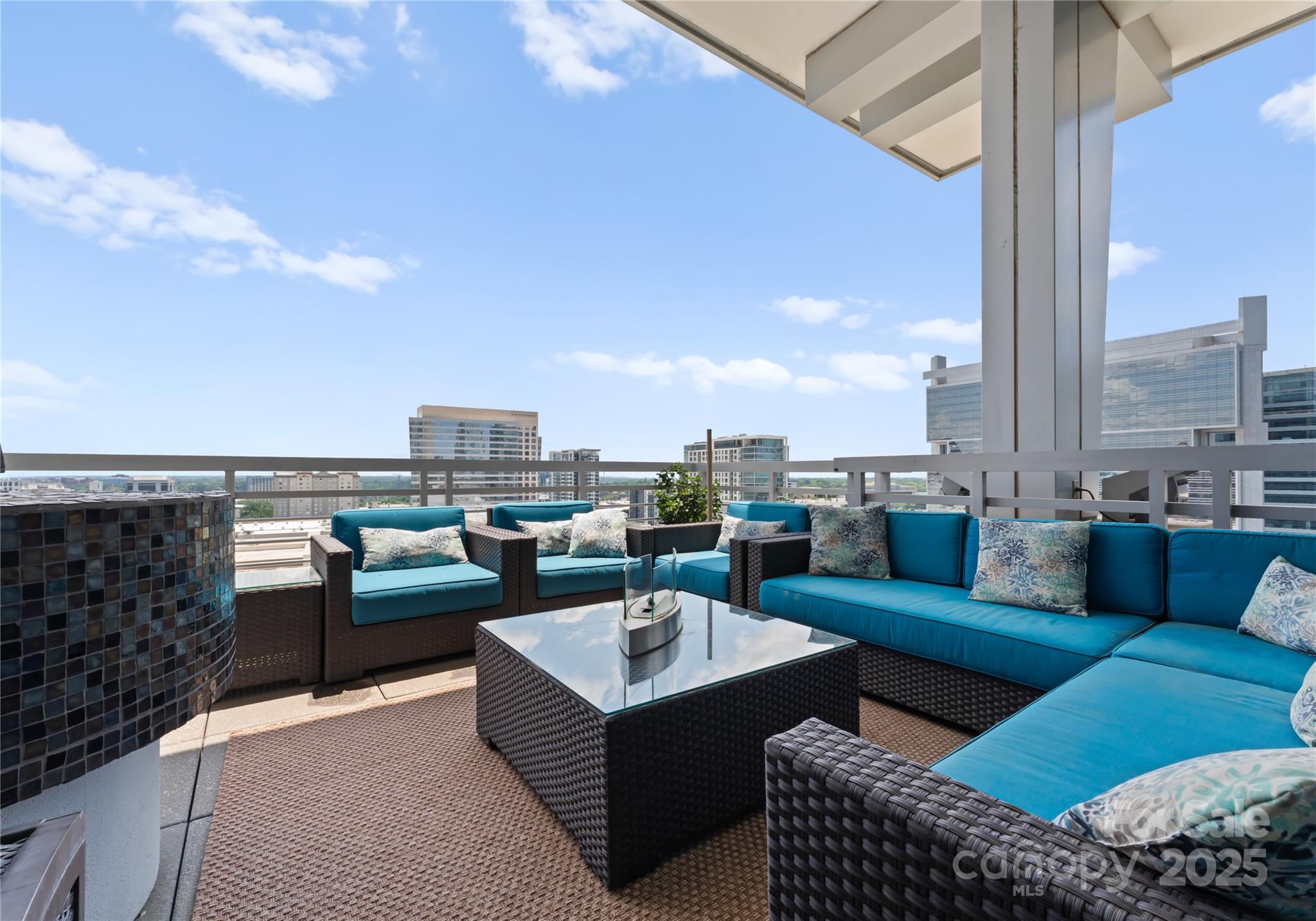 435 South Tryon Street, Unit 907 Charlotte, NC 28202 - Photo 28 of 43 Gallery Image 28