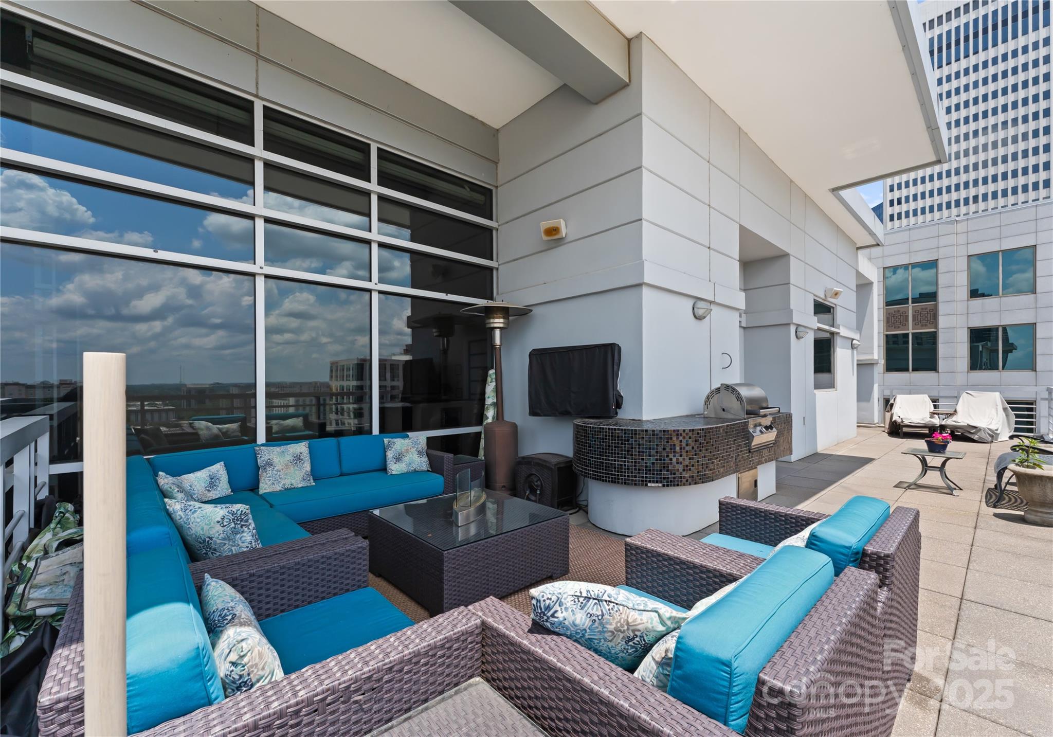 435 South Tryon Street, Unit 907 Charlotte, NC 28202 - Photo 30 of 43 Gallery Image 30