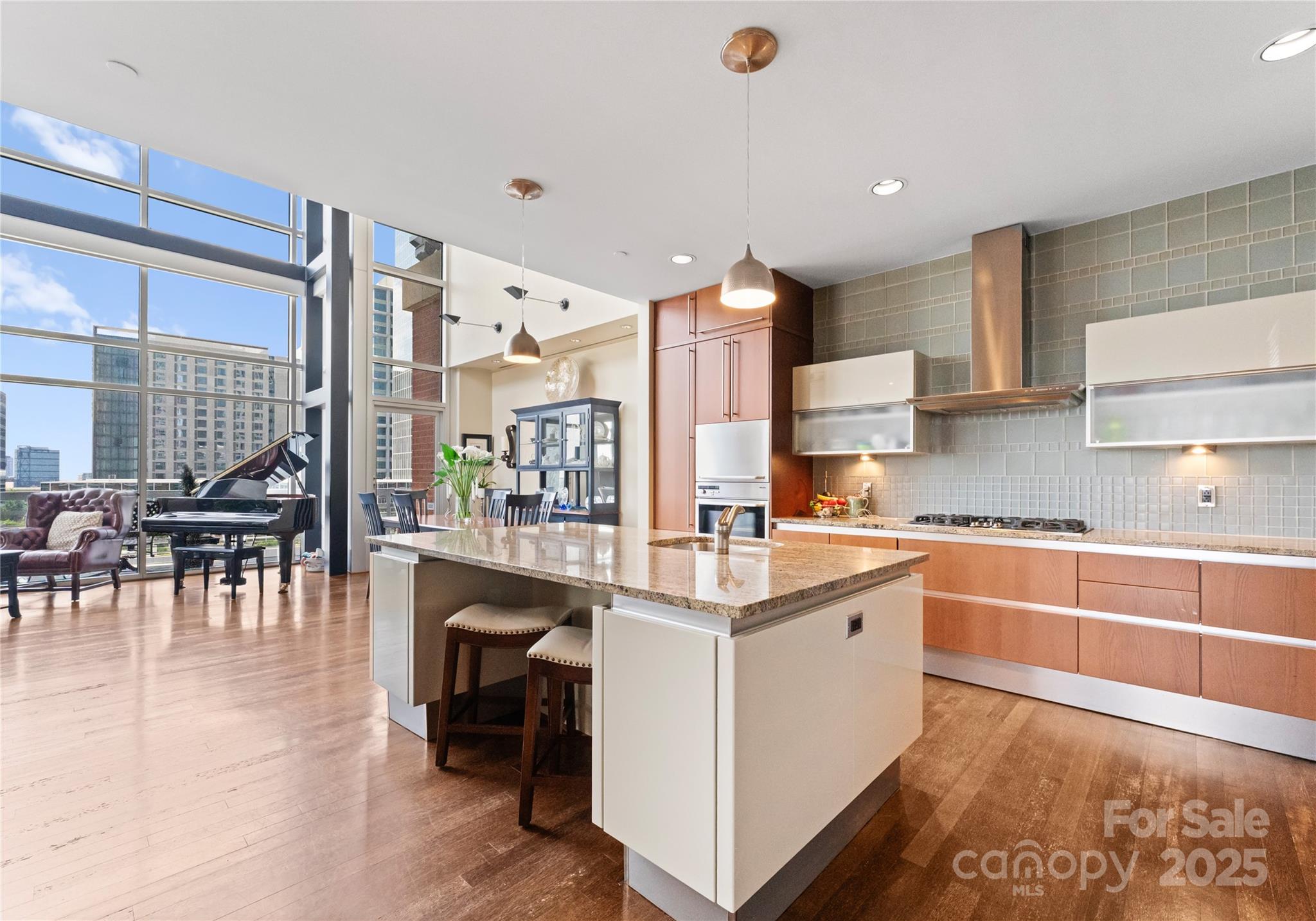 435 South Tryon Street, Unit 907 Charlotte, NC 28202 - Photo 3 of 43 Gallery Image 3