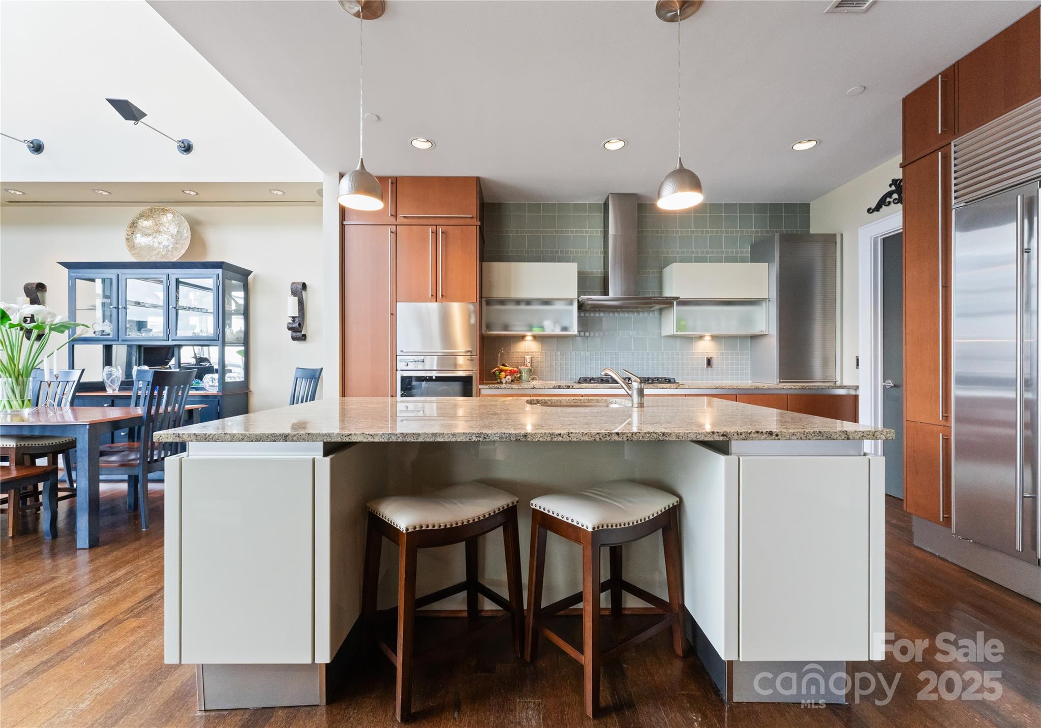 435 South Tryon Street, Unit 907 Charlotte, NC 28202 - Photo 4 of 43 Gallery Image 4