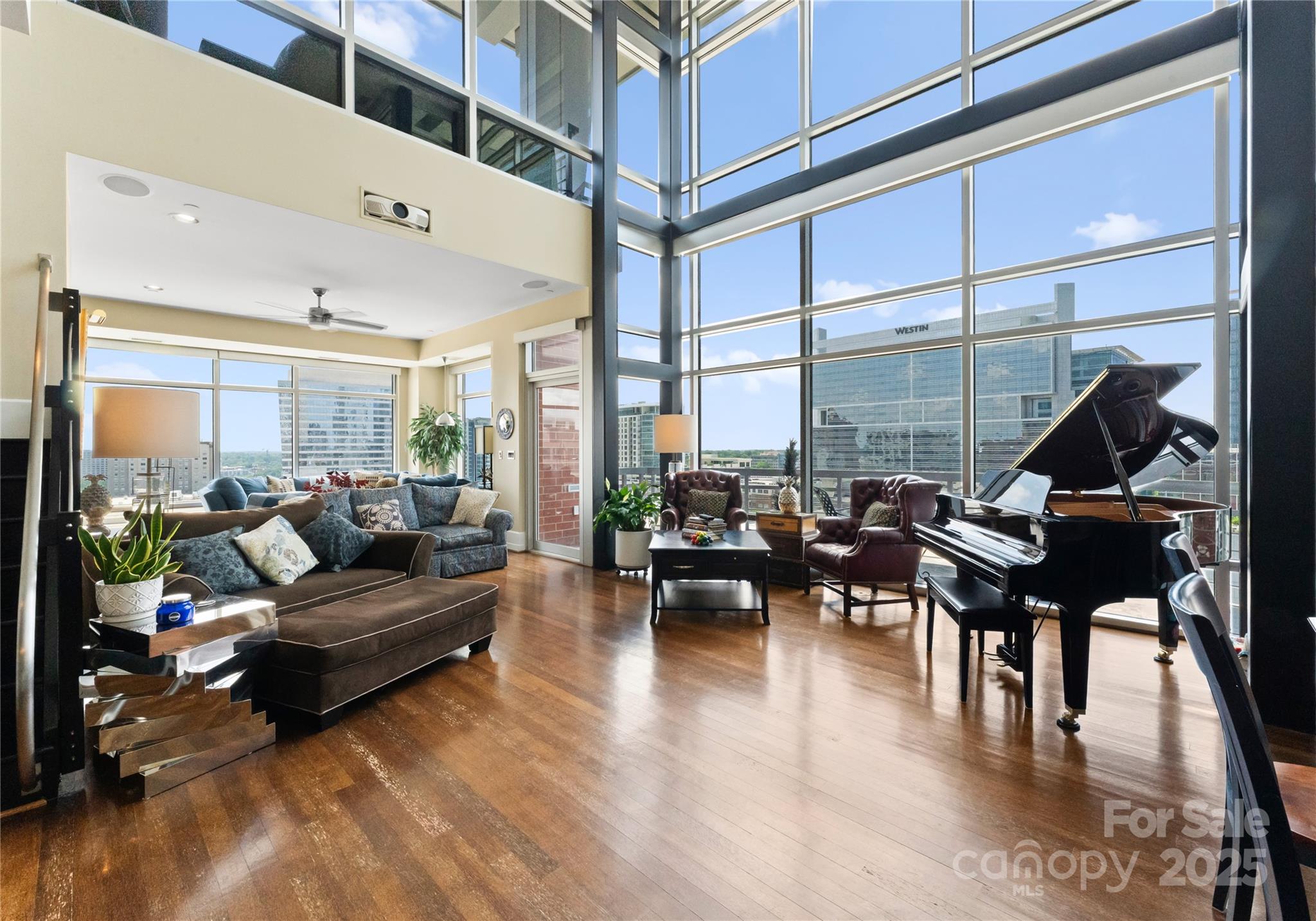435 South Tryon Street, Unit 907 Charlotte, NC 28202 - Photo 6 of 43 Gallery Image 6