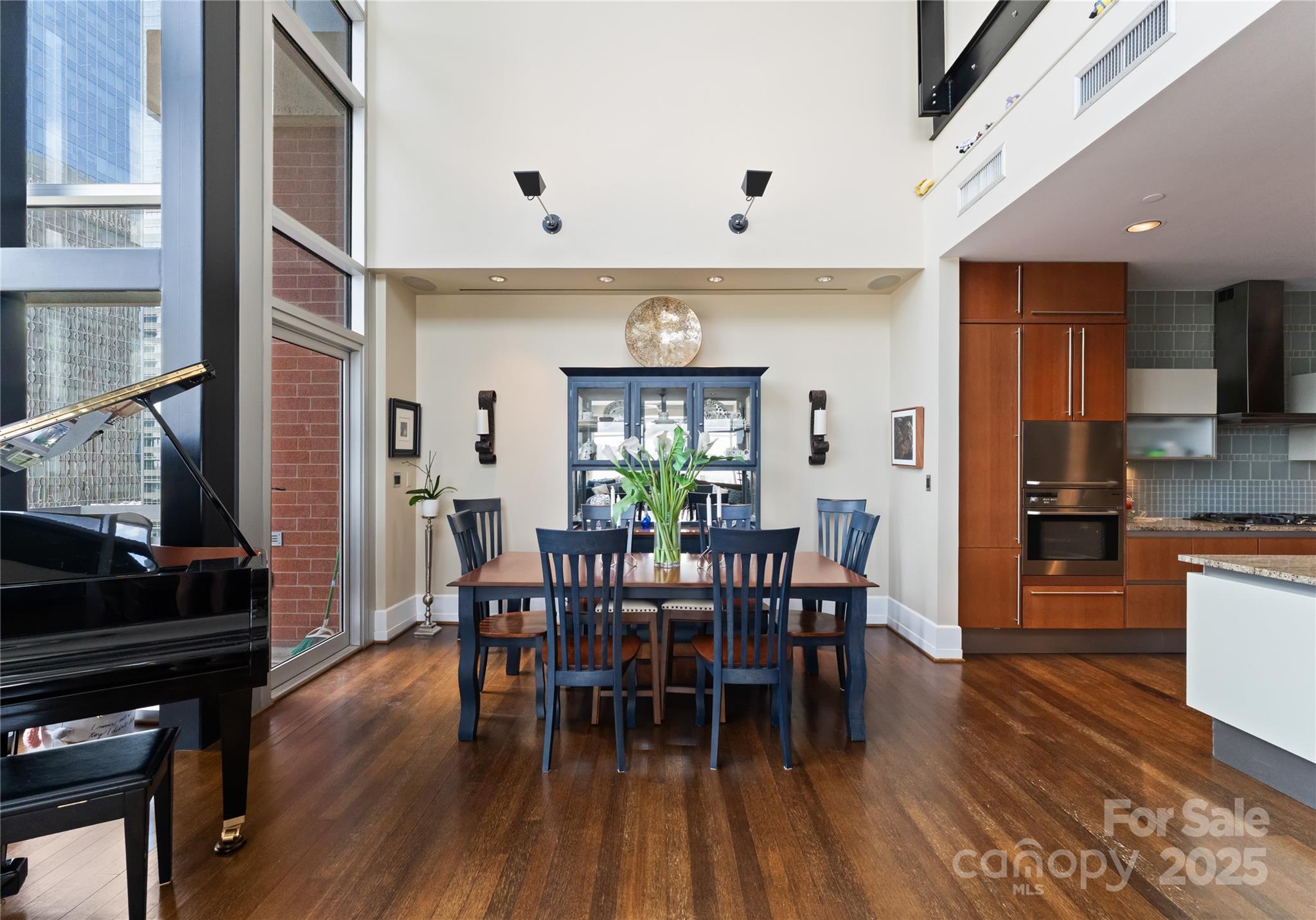 435 South Tryon Street, Unit 907 Charlotte, NC 28202 - Photo 7 of 43 Gallery Image 7