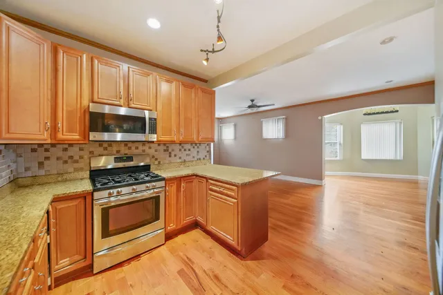 $330,000 | 11326 South Parnell Avenue, Chicago, IL 60628