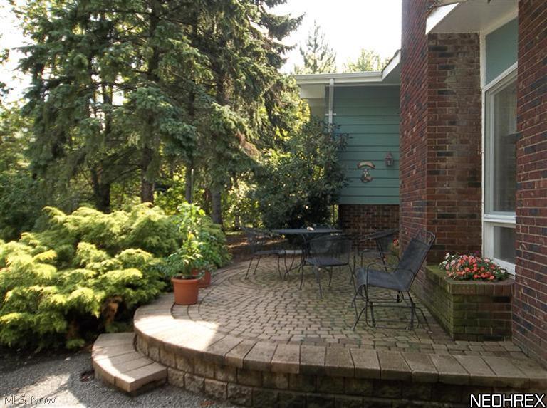 11721 Colburn Road Chardon, OH 44024 - Photo 2 of 23 FRONT PORCH