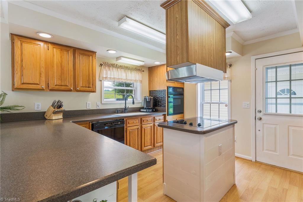 890 Pinnix Road Jonesville, NC 28642 - Photo 13 of 50 Gallery Image 13