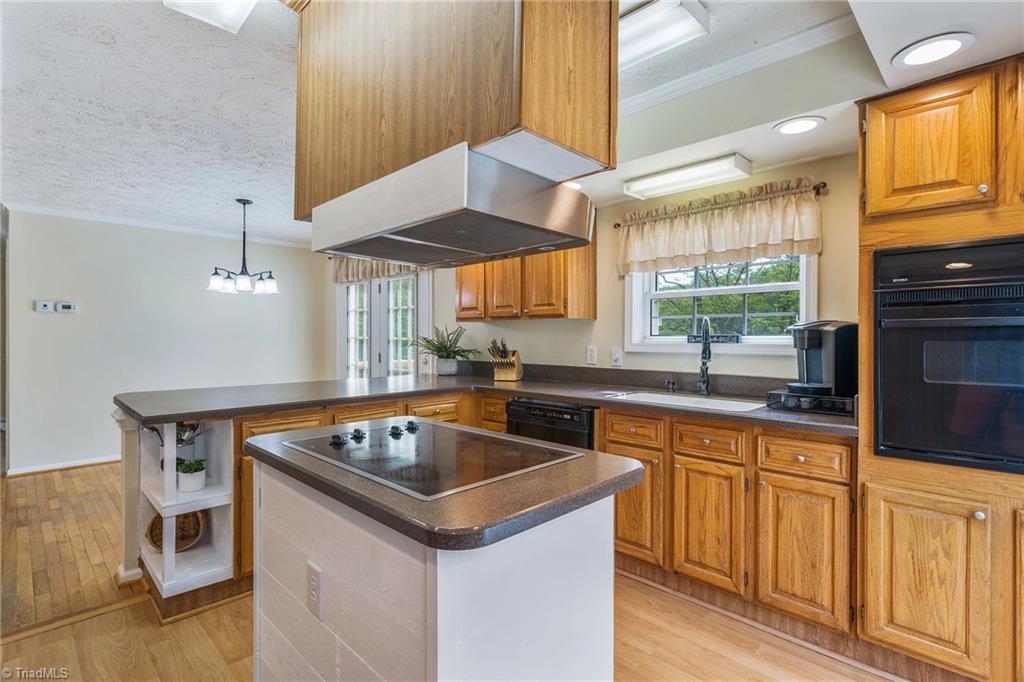 890 Pinnix Road Jonesville, NC 28642 - Photo 14 of 50 Gallery Image 14