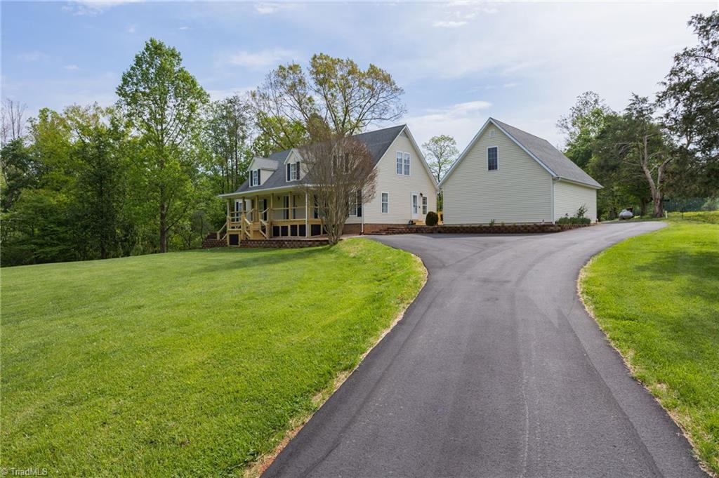 890 Pinnix Road Jonesville, NC 28642 - Photo 3 of 50 Gallery Image 3