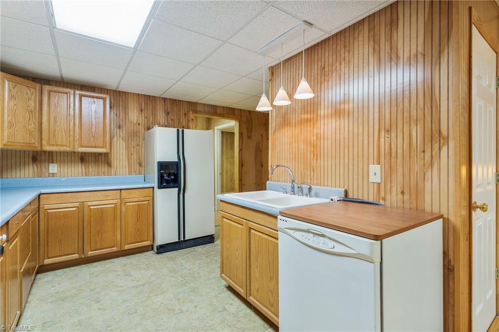 890 Pinnix Road Jonesville, NC 28642 - Photo 29 of 50 Gallery Image 29