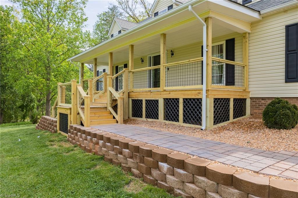 890 Pinnix Road Jonesville, NC 28642 - Photo 4 of 50 Gallery Image 4